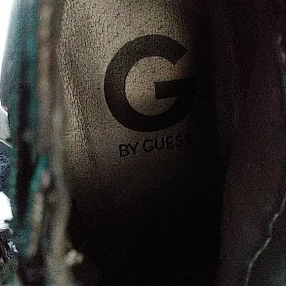 Guess - Picture 8 of 8